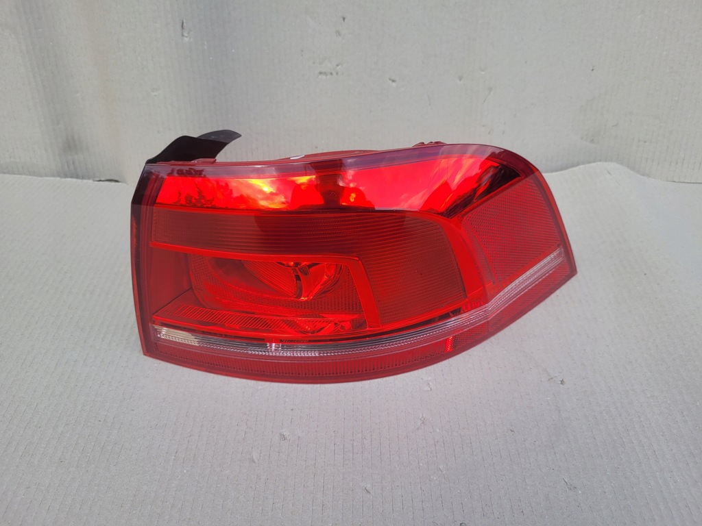 фото №1, Vw passat b7 kombi лампа задняя задняя rh