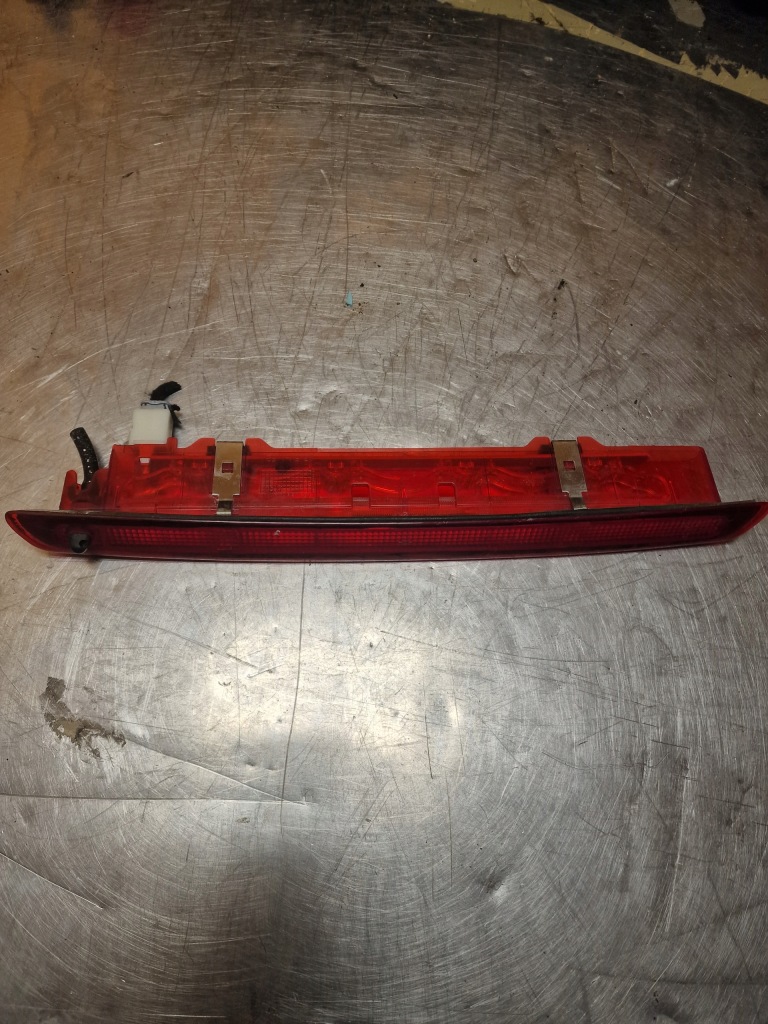 Купити Nissan qashqai світло лампа стоп-сигнал trzeci стоп насадка розпилювача