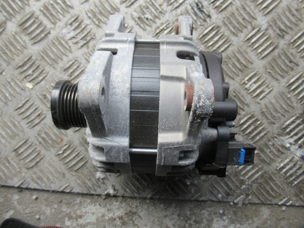 Купить Dacia duster ii рестайлинг  23 r. 1.3 tce генератор 231007518r