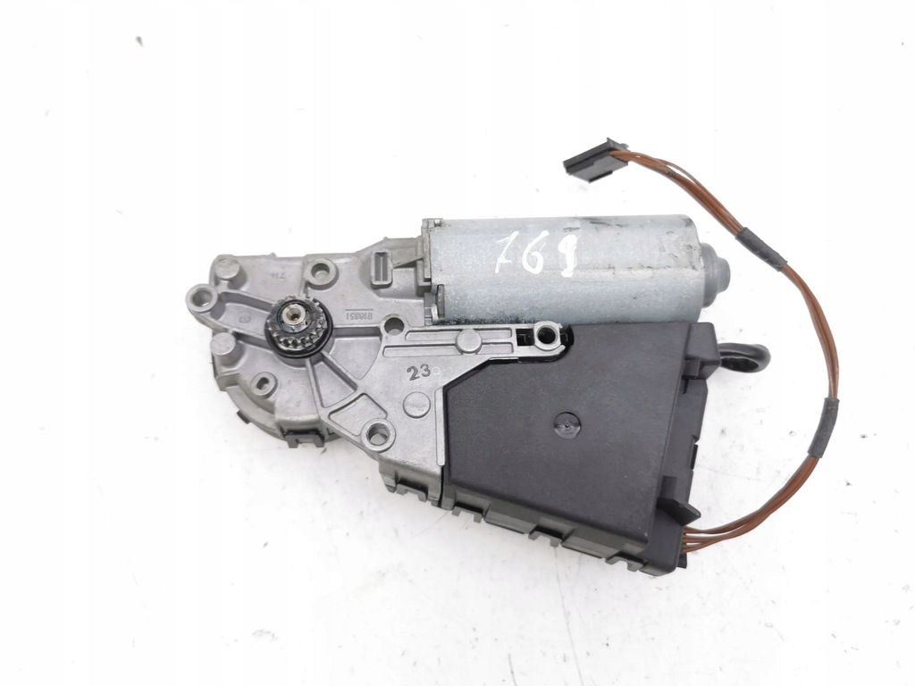 фото №6, Porsche cayenne 9pa 2005 моторчик люк