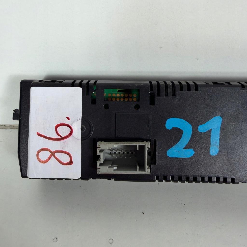 Панель кондиционера заводской bmw 1 e87 3 e90 e91 lci рестайлинг  оригинальный номер 9221852 Цена