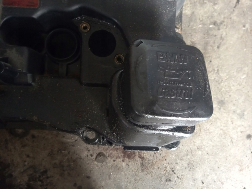 фото №9, Bmw оригинальный номер 7506728 99085100 крышка клапанов bmw e46