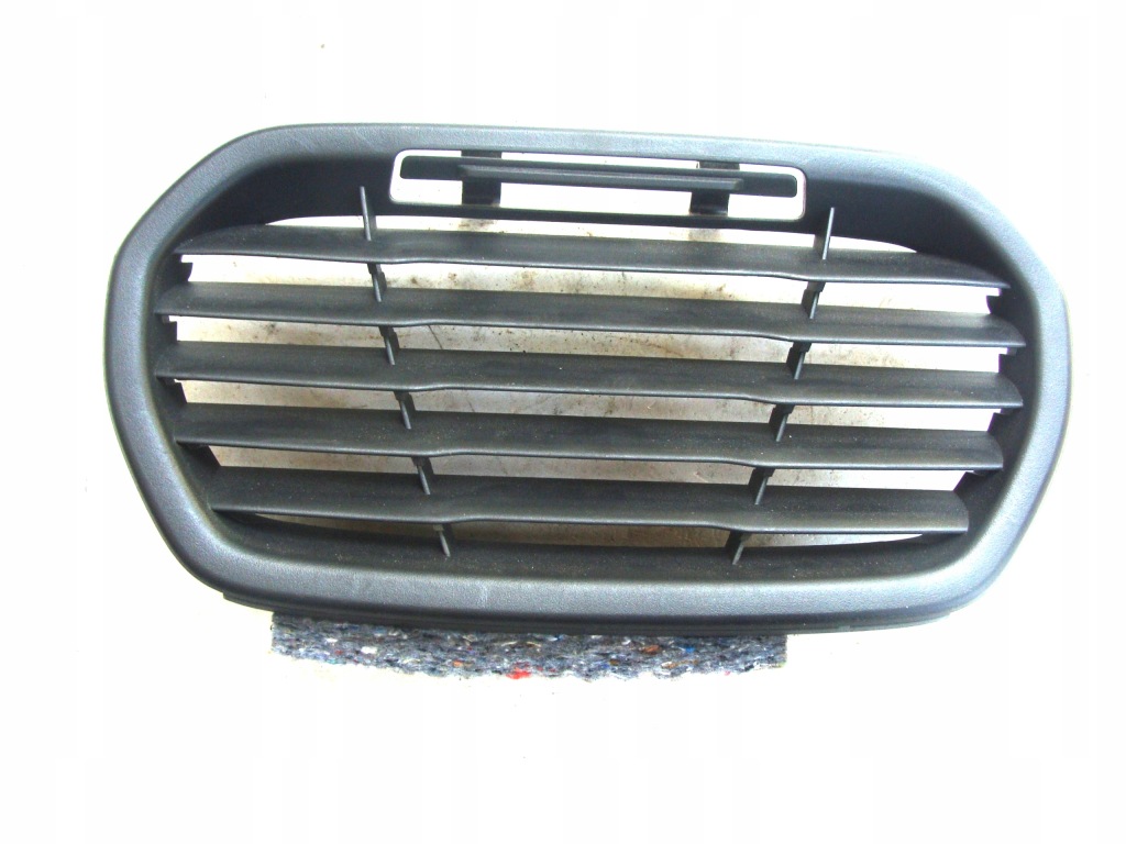 фото №1, Решётка заглушка обшивка дверей багажника левая / правая peugeot 208 i