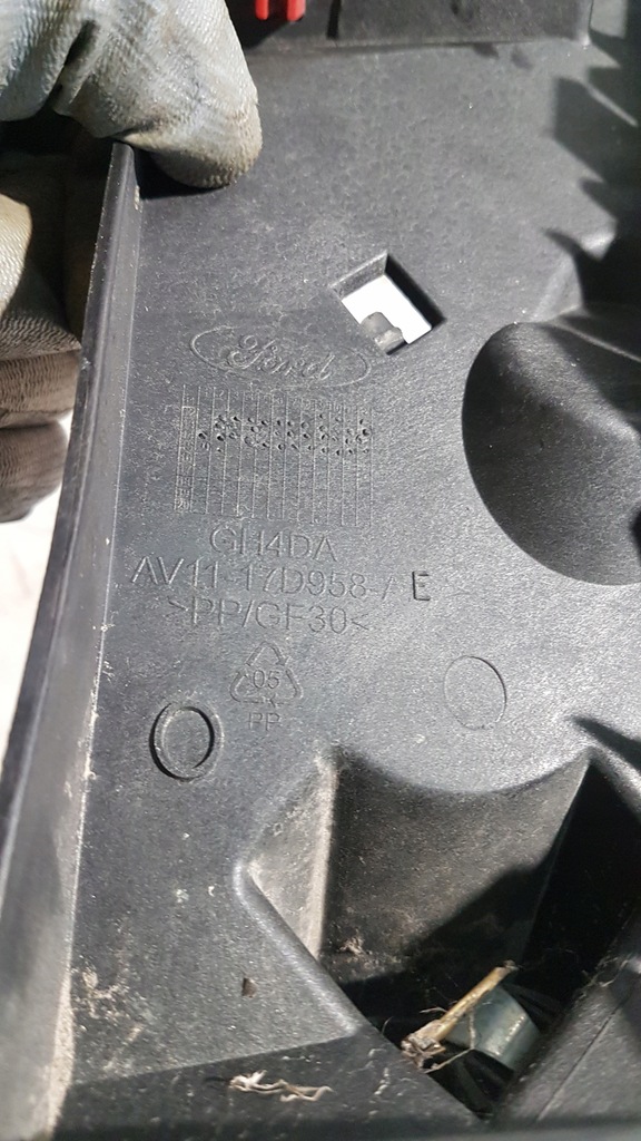 фото №10, Кронштейн бампера перед правий ford b-max 2012-17