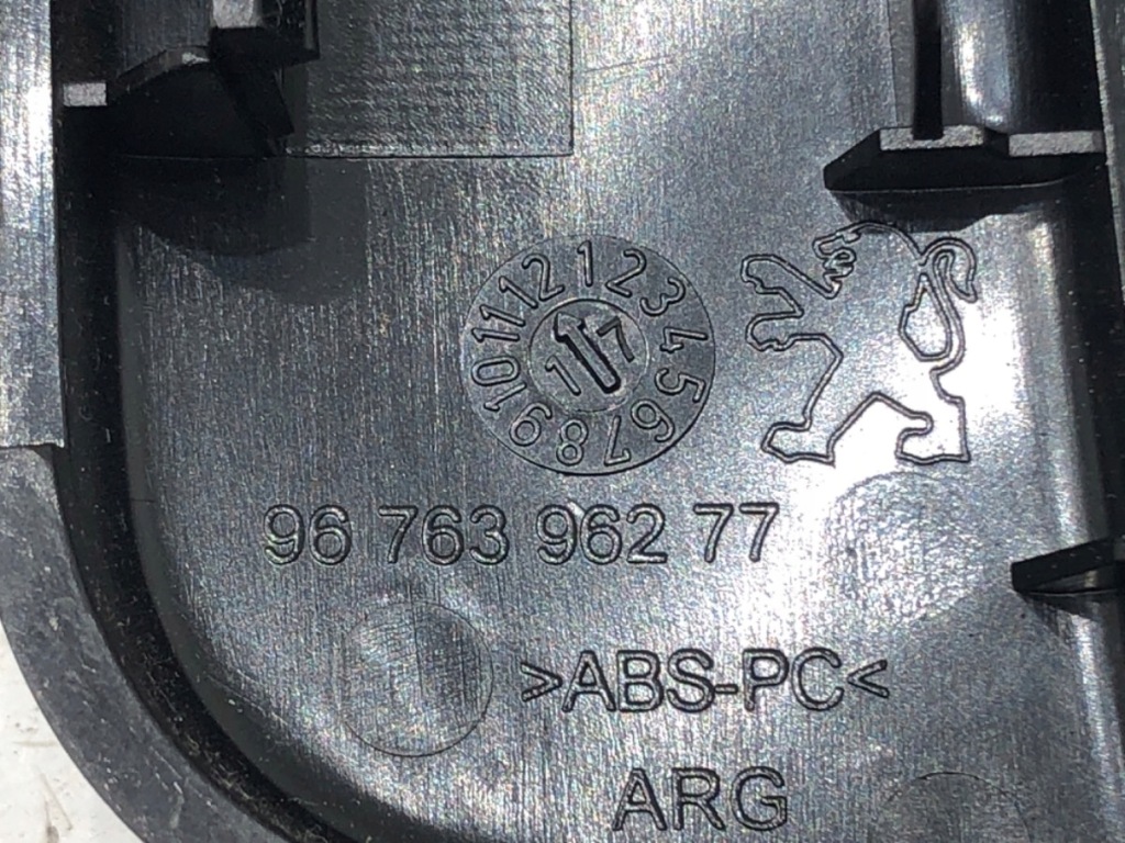 фото №13, Накладки dekor peugeot 208 i 9673830077 хэтчбек