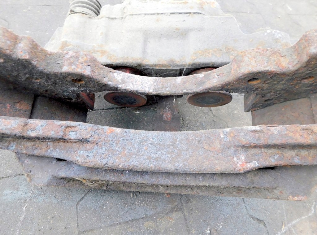 Mercedes 2628 econic 01r супорт лівий задня Зі Шроту