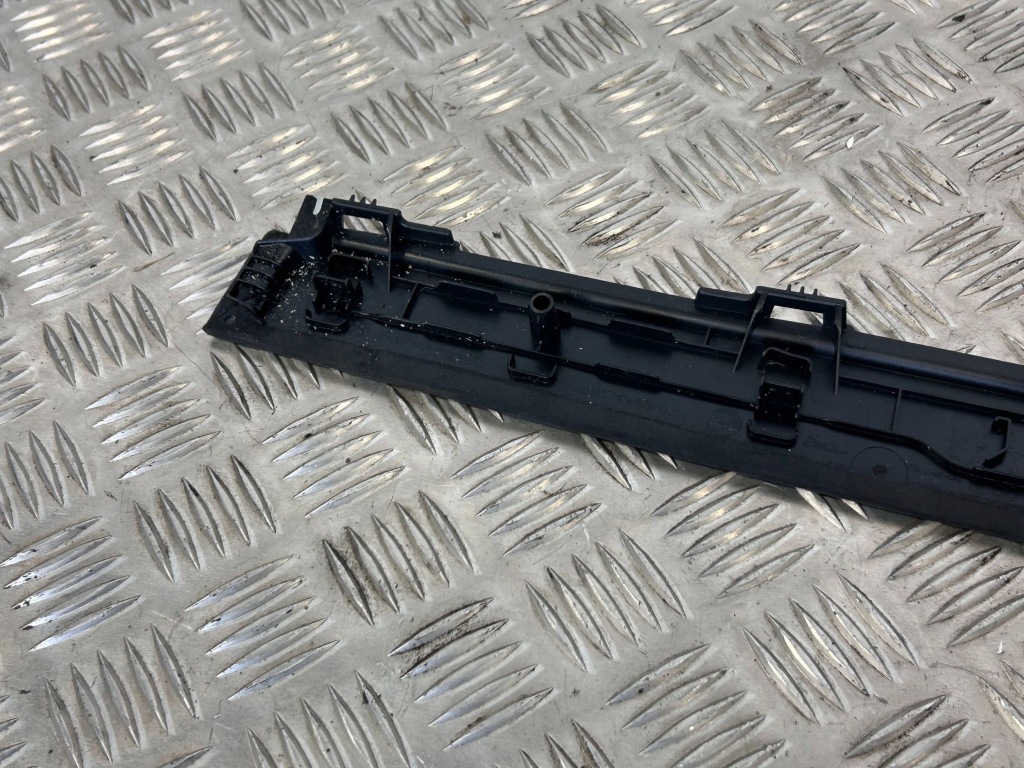 Інша частина салону tesla model x 105501800b Зі Шроту