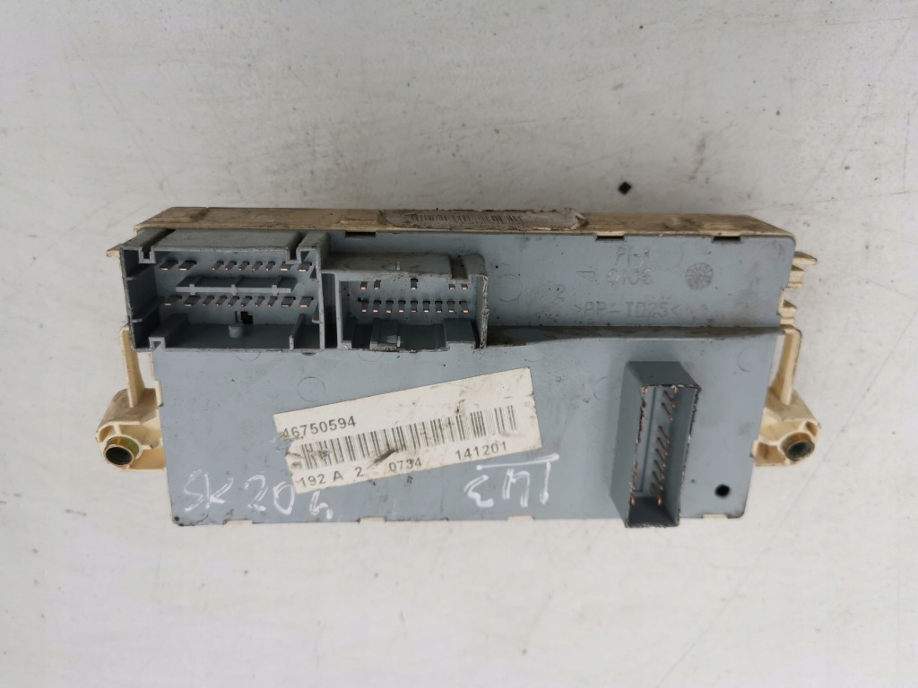 Купити Коробка запобіжників bsi 46750594 fiat stilo