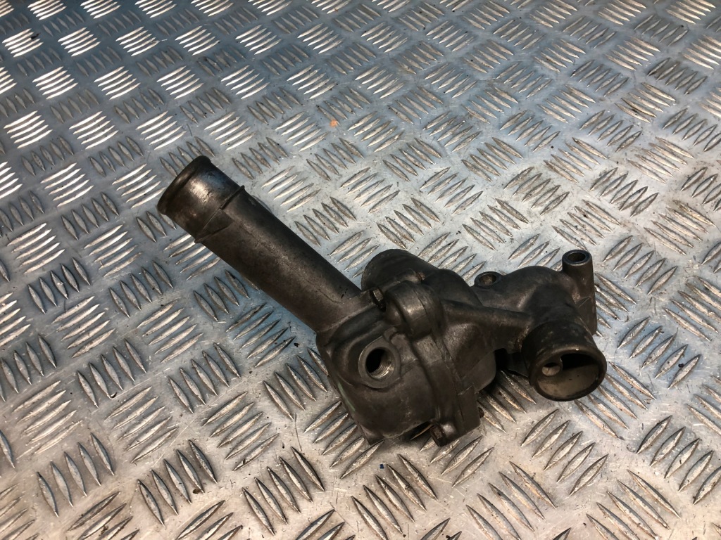 Mercedes w115 w123 200 d om615 корпус термостата r6172031474 r6172031773 Ціна