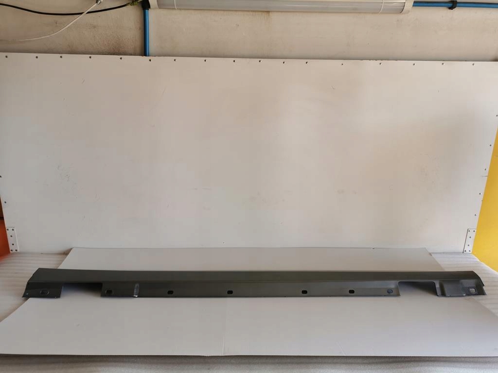 фото №1, Mercedes c-klasa w204 молдинг порог правая