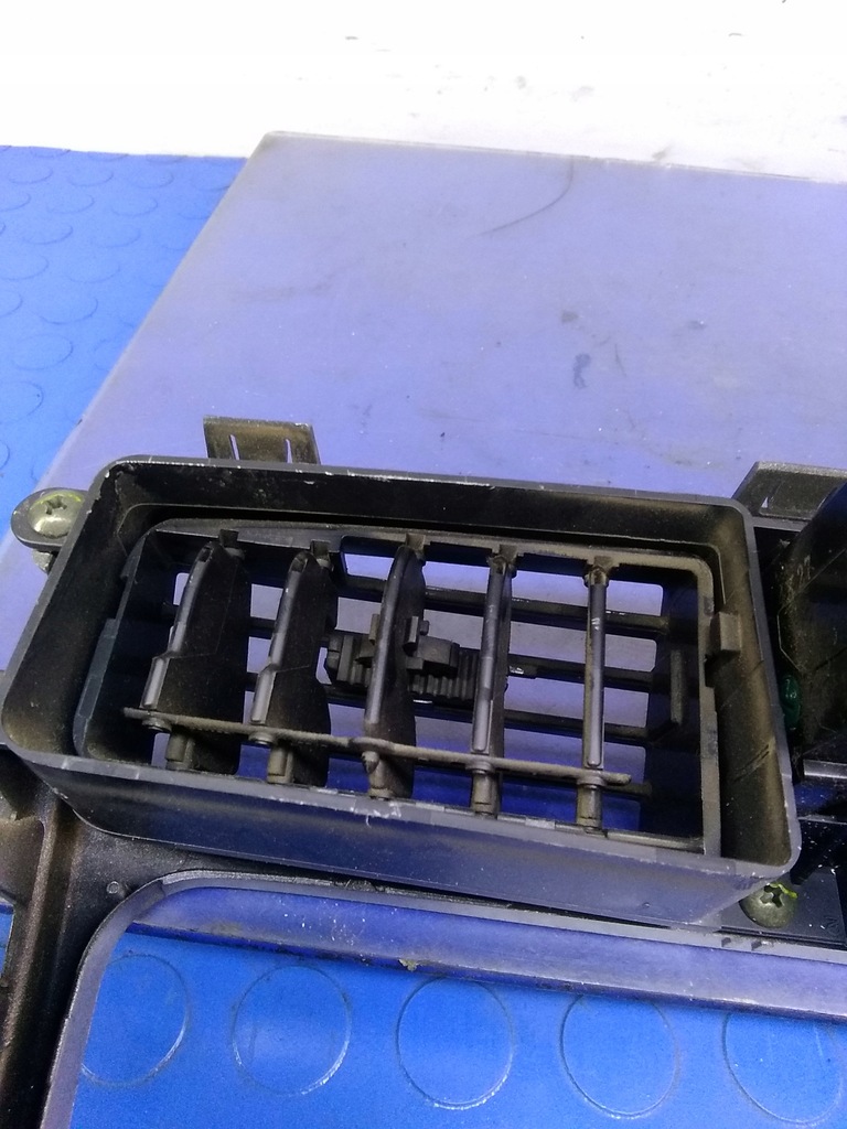 фото №7, Suzuki liana консоль средняя рамка радио 73821-59j2