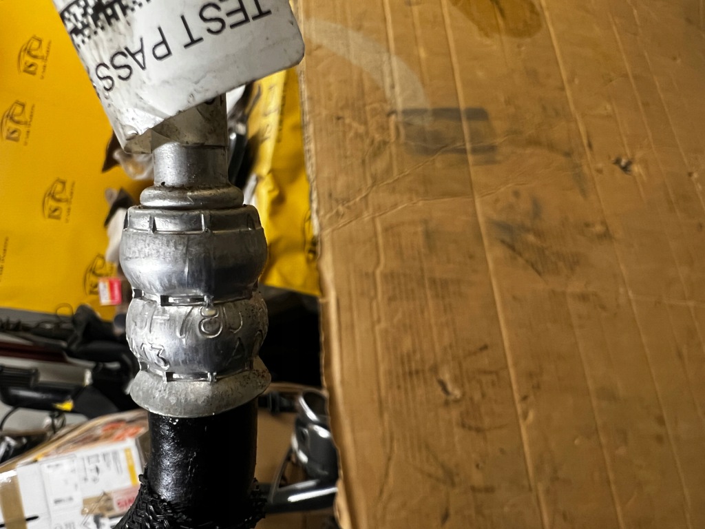 Радиатор радиатор системы усилителя jaguar f-type x152 3.0 v6 sc s/c Цена