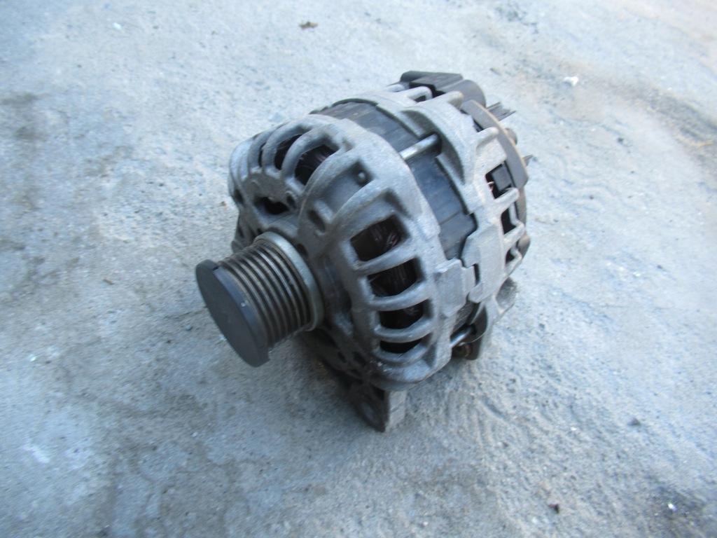 фото №1, Dacia duster i lift 2016 r. 1.6 sce генератор 231001568r