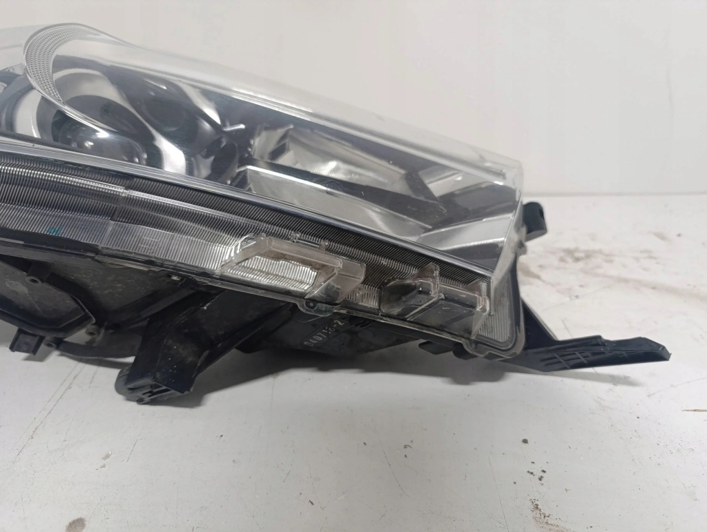 фото №12, Лампа правая передняя toyota hilux viii 8 full led 15-20