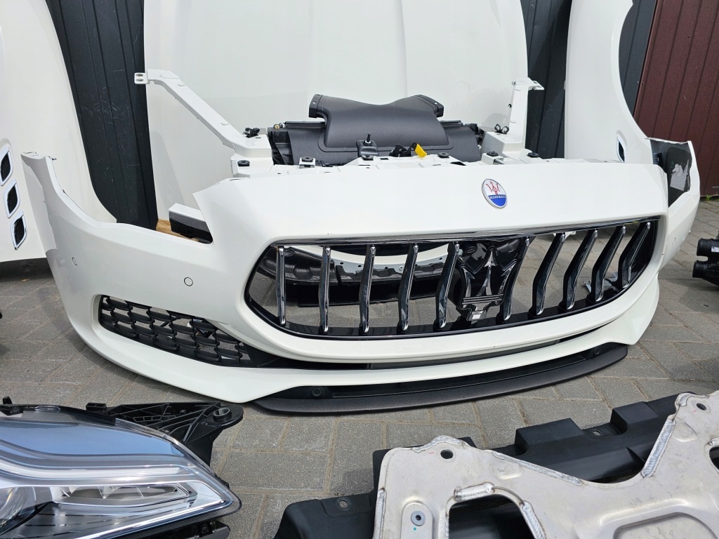 фото №7, Maserati quattroporte перед капот крыло бампер full led