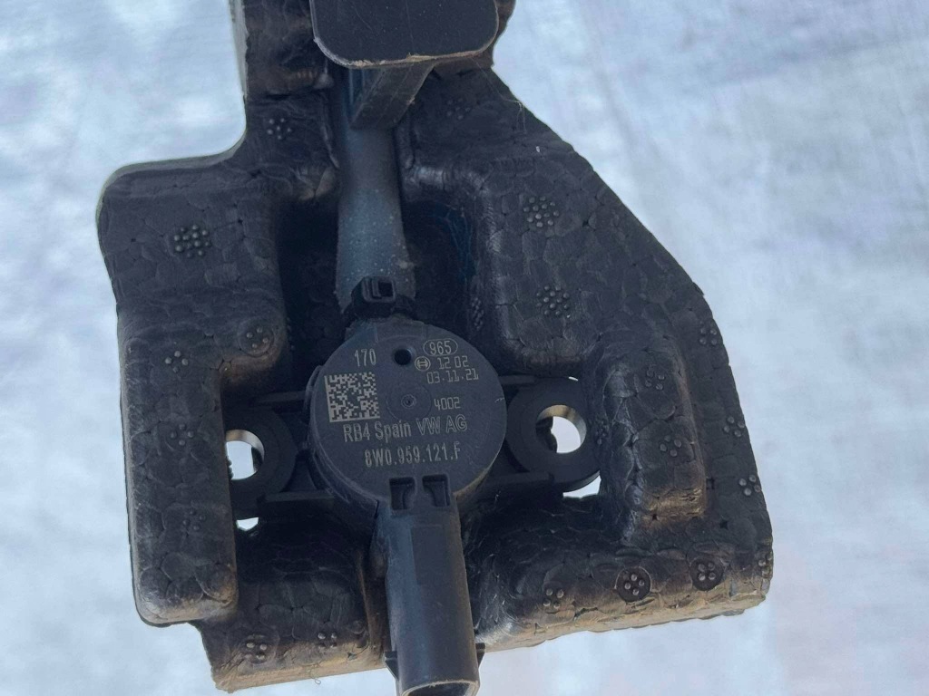 Audi a4 b9 8w0 рестайлинг  s-line абсорбер бампера пена датчики 8w0807550ac Недорого