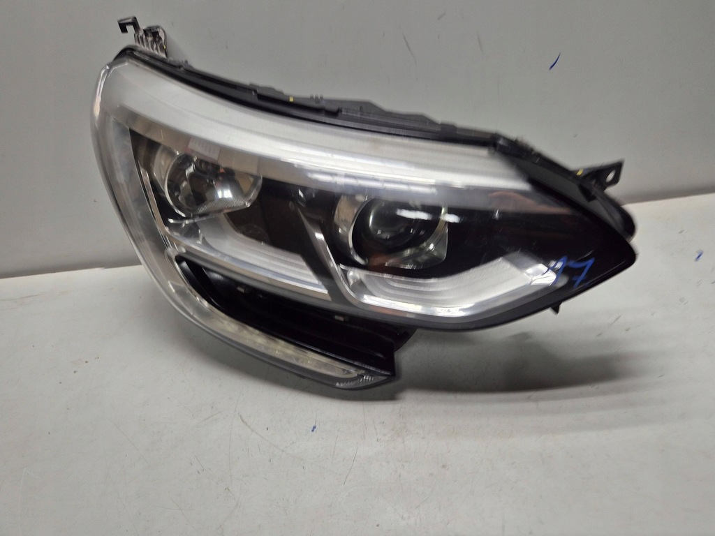 фото №2, Лампа правая renault megane iv led 260107670r