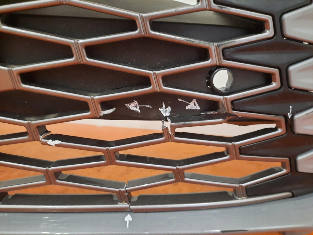 Lexus lbx 23- бампер перед передній 52119-52f10 Недорого