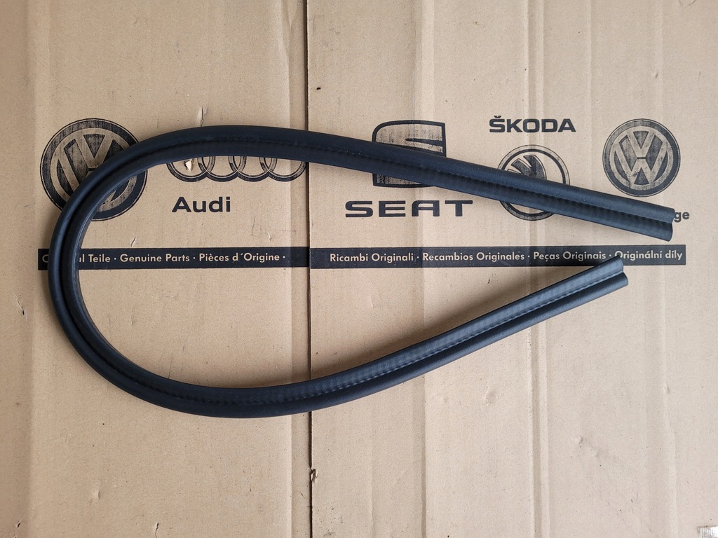 фото №1, Прокладка жабо skoda fabia 3 rapid 6v0823723a