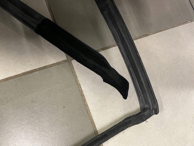 Прокладка верхній ніша двері do mercedes 107 slc Ціна