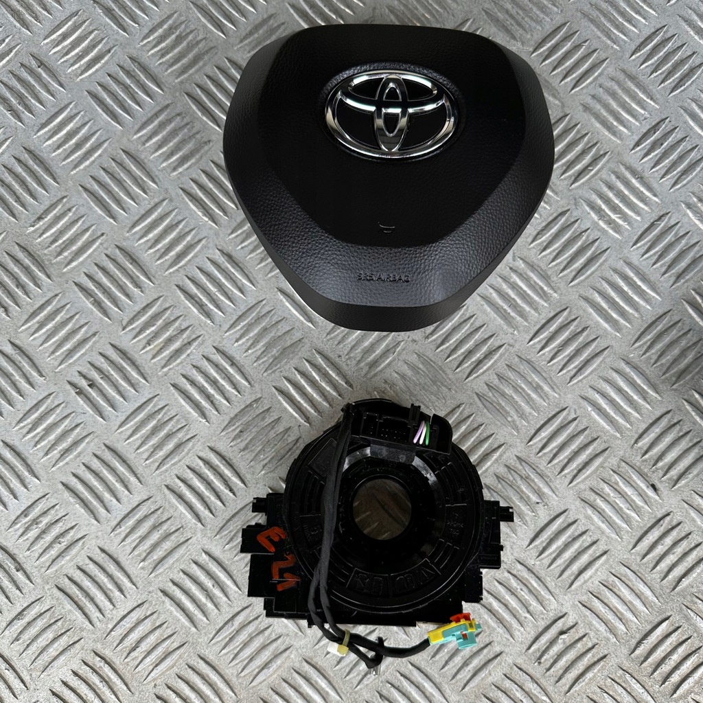 фото №5, Приборная панель консоль ремни приборная панель toyota corolla e21 kombi