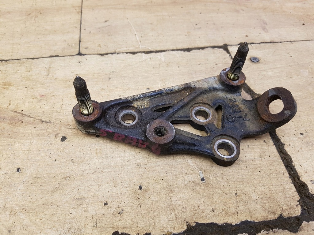 фото №1, Кронштейн кронштейн кронштейн toyota rav4 i 2.0 16v