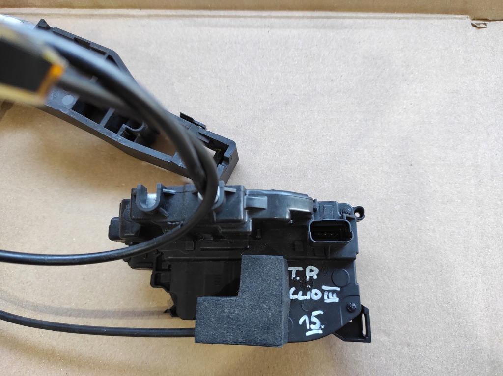 фото №2, Замок дверь задняя правый renault clio iii 4 pin 300129c