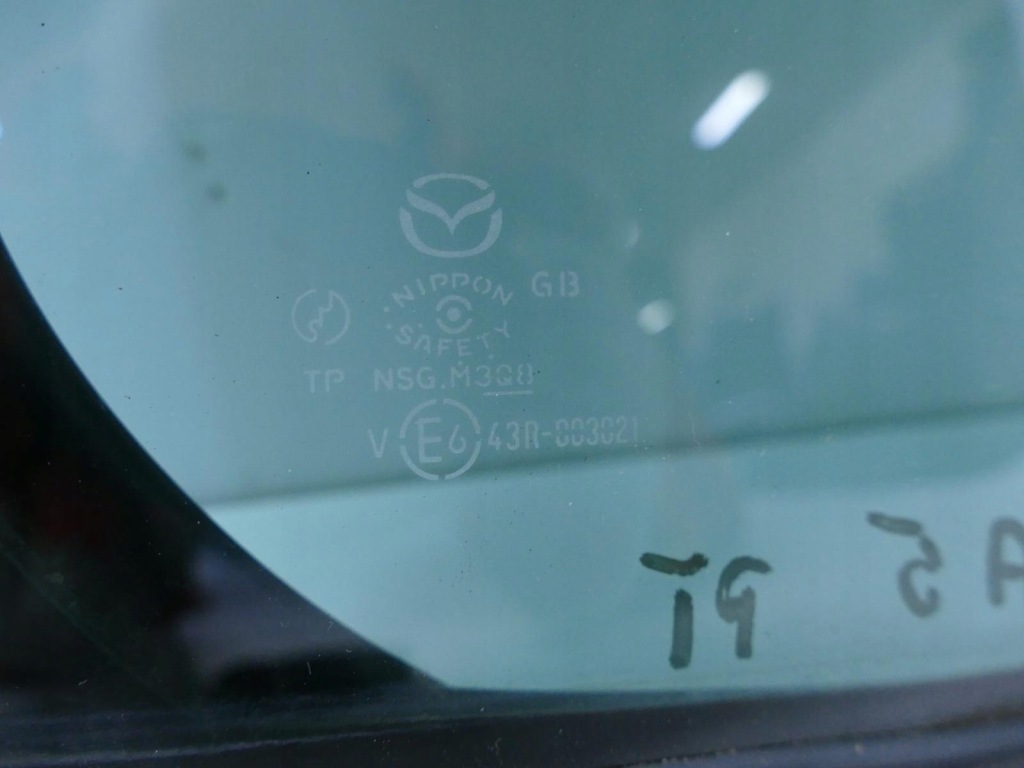фото №4, Mazda 5 стекло правый задняя малый 05-10