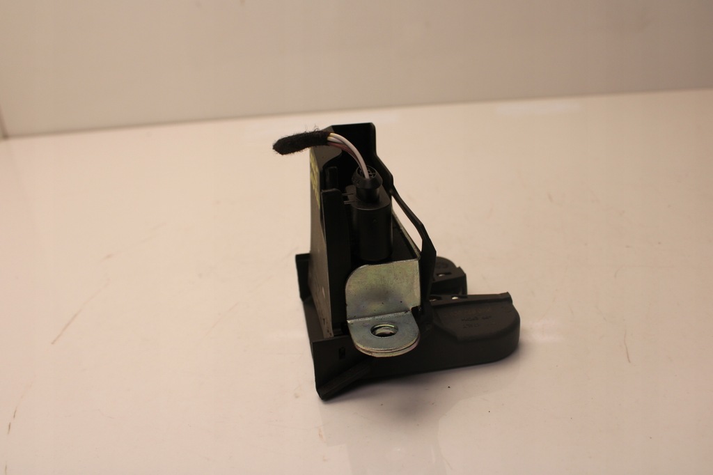 фото №6, Vw golf vi plus 09r- замок кришки багажника задня задній 5m0827505d