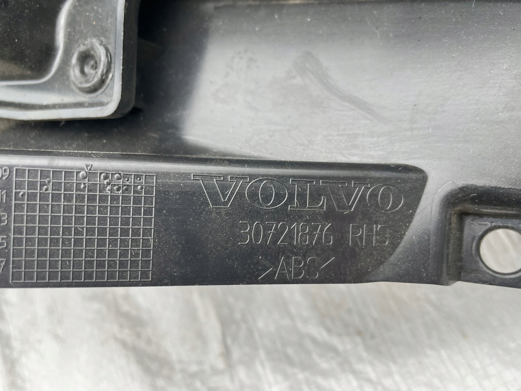 фото №5, Volvo v60 обшивка обивка багажника правая