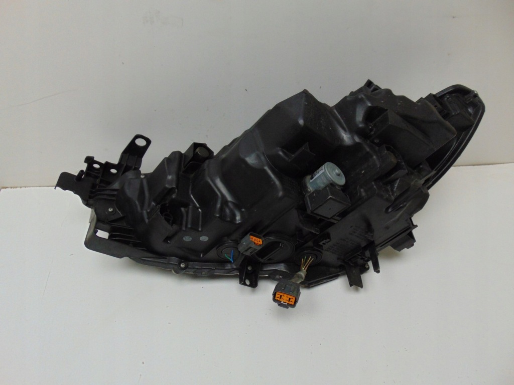 Фара правий перед mazda 6 3 gj рестайлінг  оригінал європа Недорого