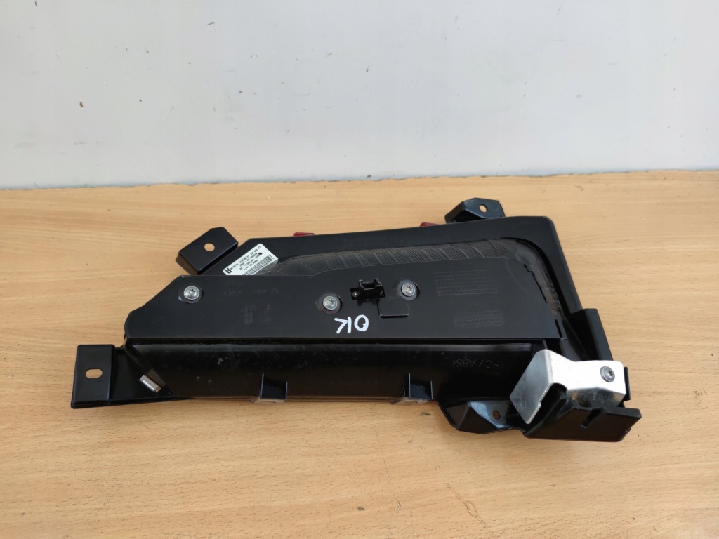 фото №2, Bmw i3 права лампа задня задня світлодіодна оригінал