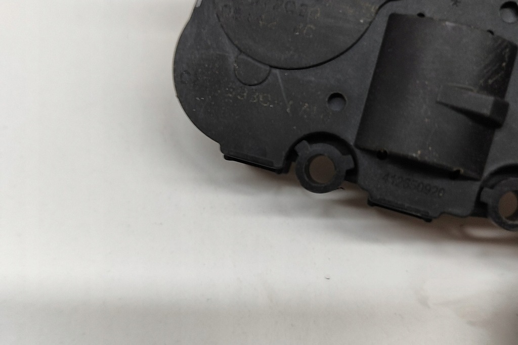 фото №7, Привід двигуна кришки обігріву салону bmw i3 i01 c2113930 електрика