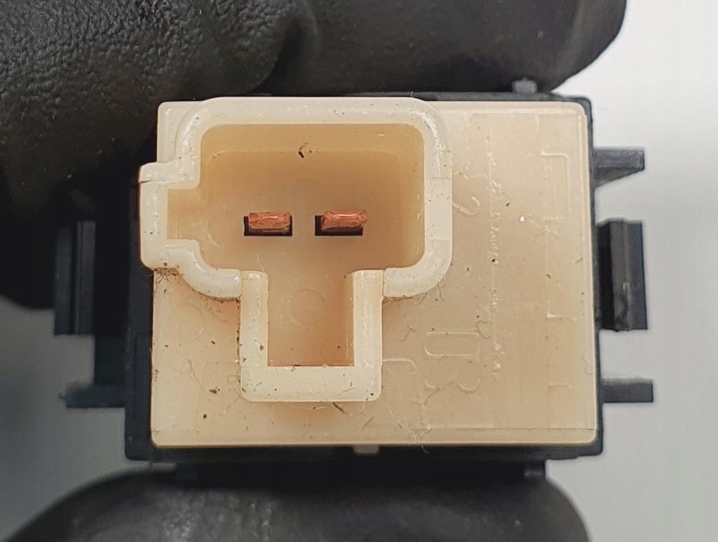 фото №3, Кнопка открывания крышки задняя mazda rx-8