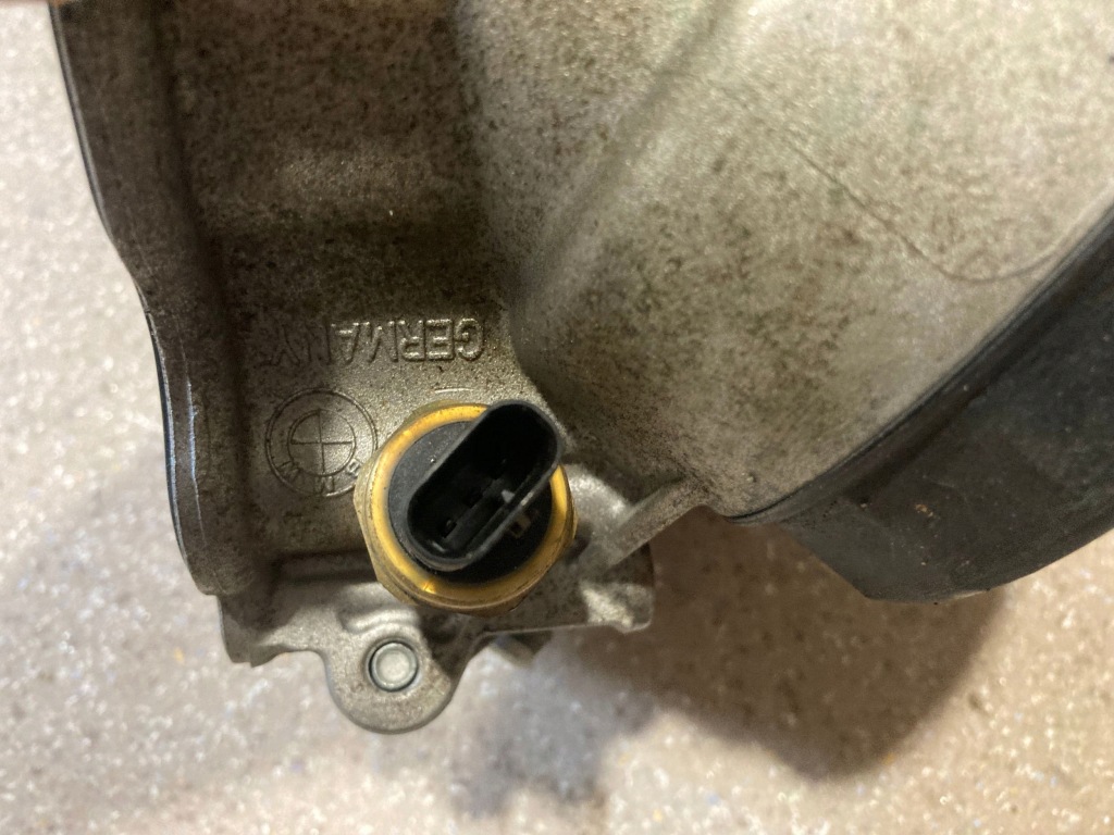 Основание фильтра масла bmw m4 f82 f83 7850293 с Разборки