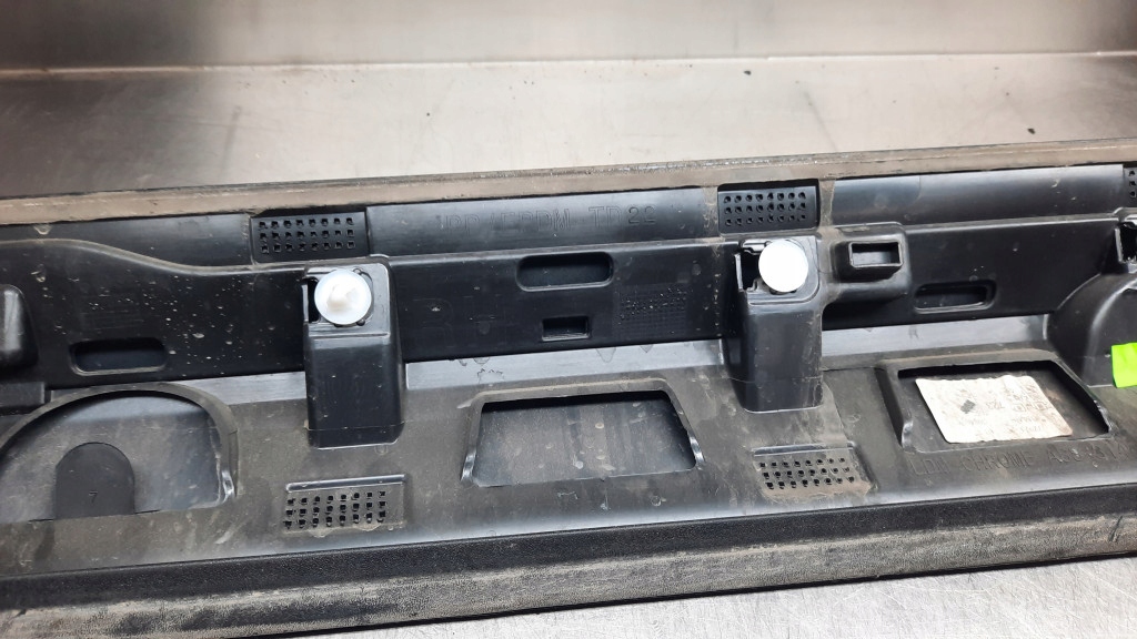 фото №12, Молдинг дверь правый перед 31440294 volvo xc60 ii