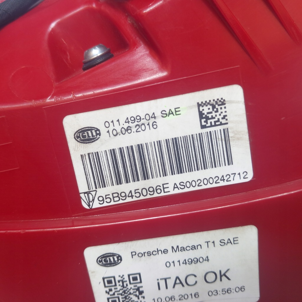 фото №10, Porsche macan 15- лампа правый задняя usa