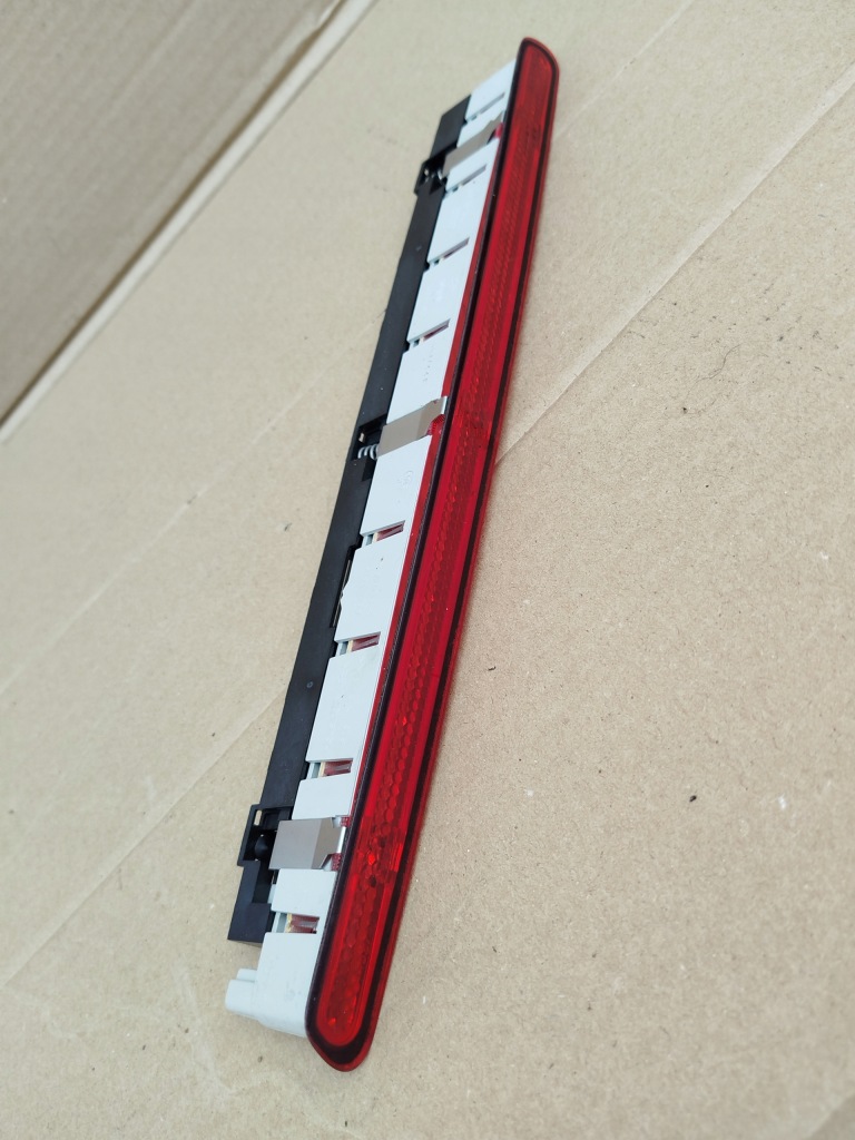 Купить Audi a3 8p 3d свет trzeci стоп 8p0945097