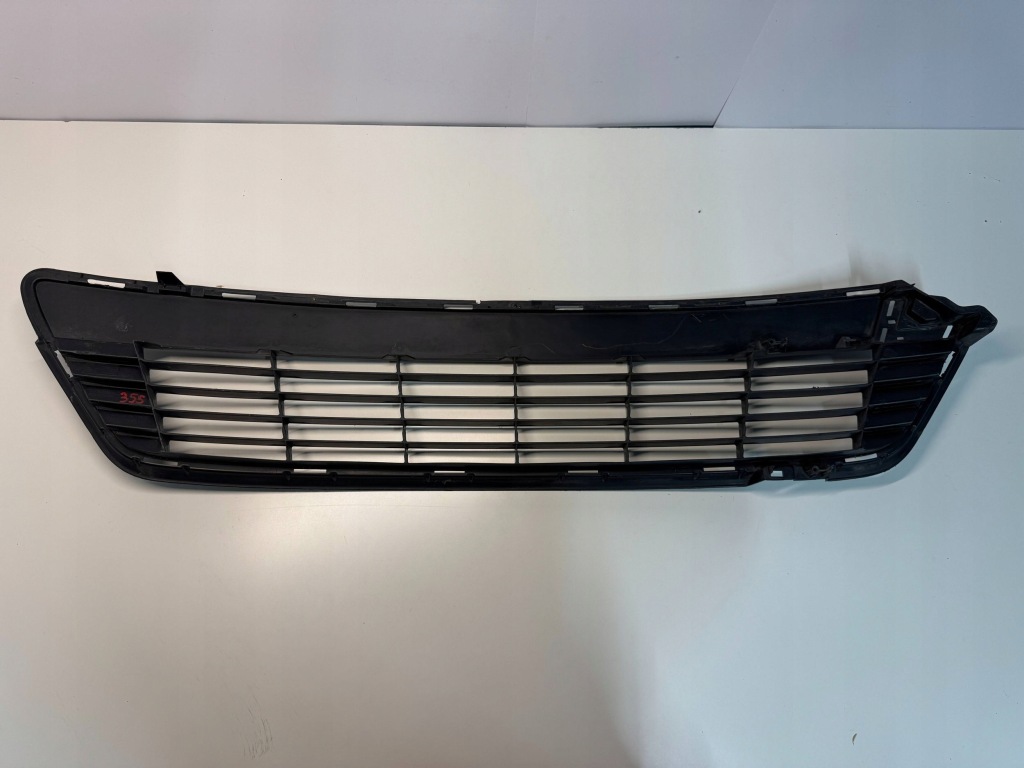 фото №6, Решётка бампера средняя toyota yaris iii