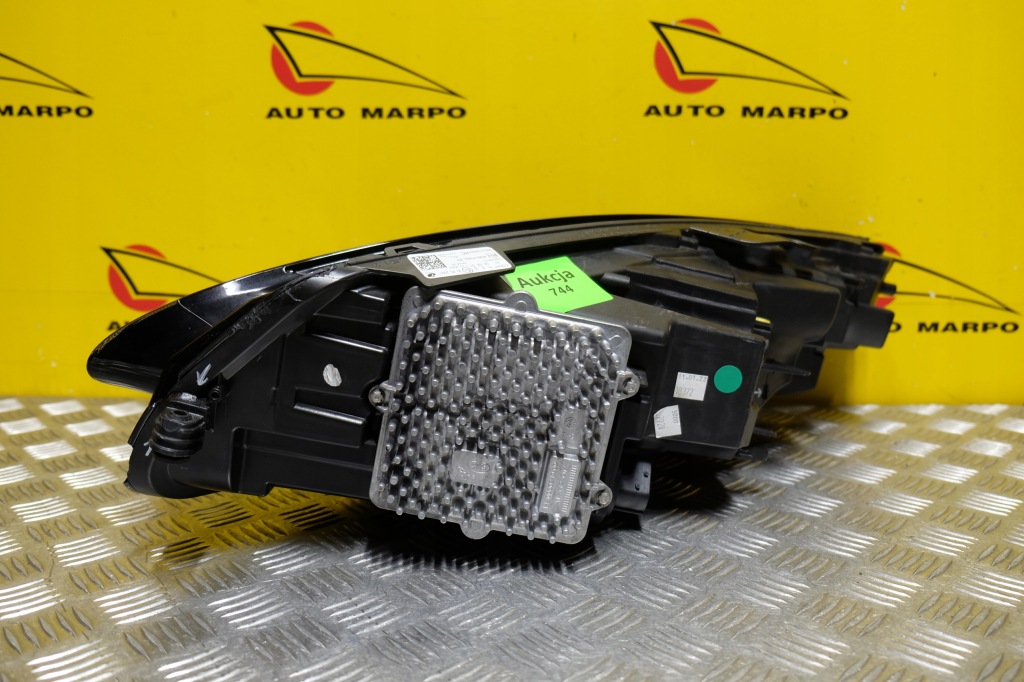 Jaguar e-pace x540 pixel 2022- фара фара full led правий європа в Україні