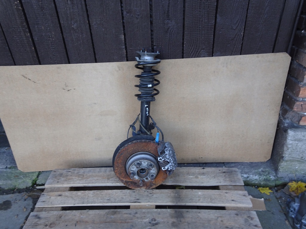 фото №1, Bmw x1 e84 xdrive mcperson поворотний кулак ліва перед