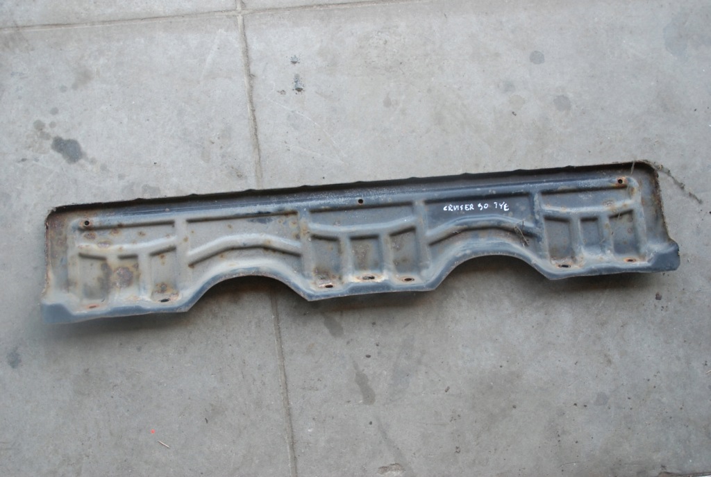 фото №1, Land cruiser j 95 лист поперечина заднего