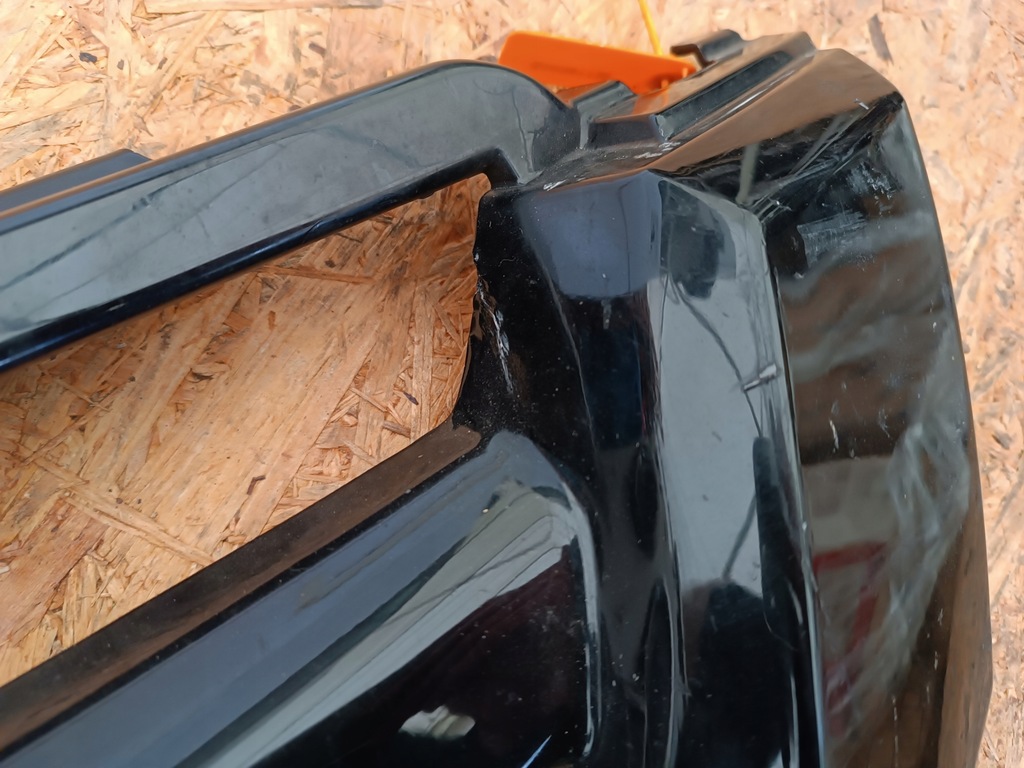 фото №9, Решітка радіатора решітка радіатора бампера перед 5t24-8150-baw mazda tribute 2004