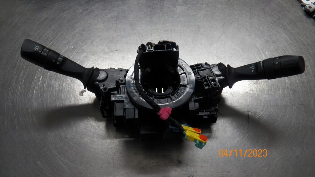 фото №1, Переключатель комбинированный toyota c-hr 89245-f4010
