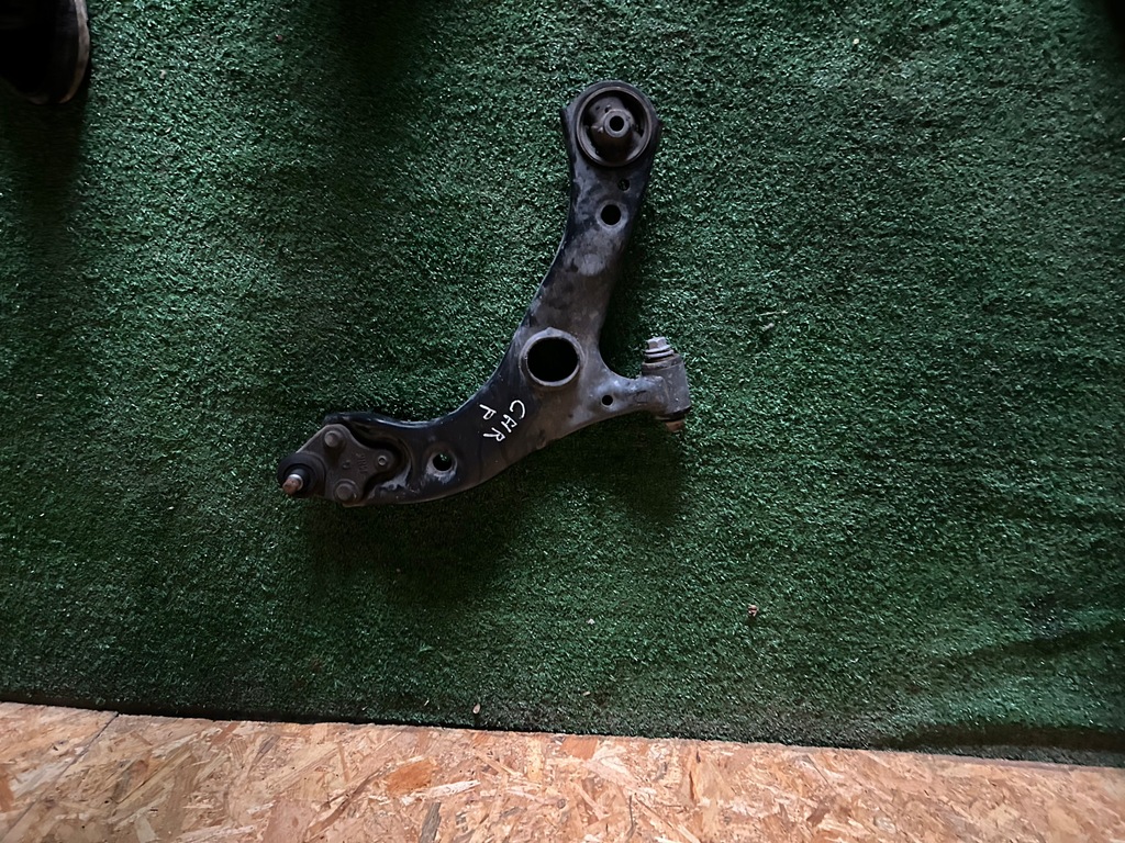 фото №1, Важіль правий перед toyota chr