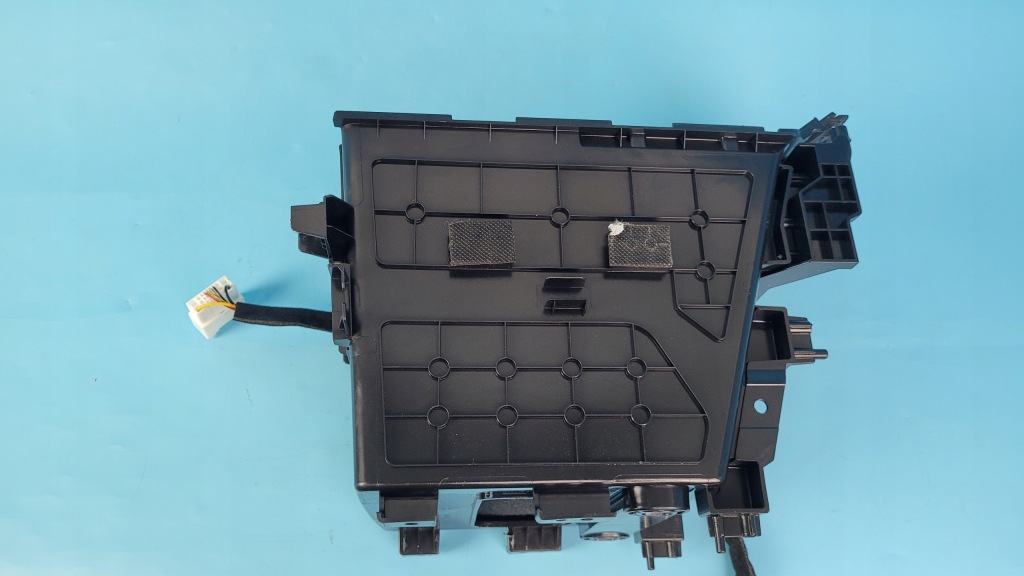 Kia sorento iv 1.6t-gdi 20r бардачок полка туннель среднего 84681-p2000 Оригинал