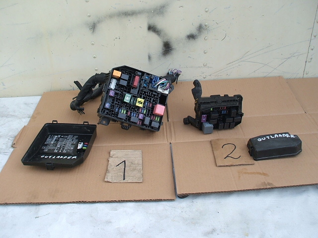 фото №1, Outlander iii 2.0phe коробка корпус предохранителей