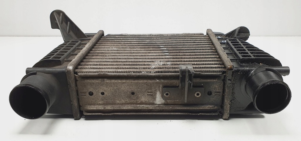 Радіатор інтеркулер renault clio 3 8200471888 Ціна