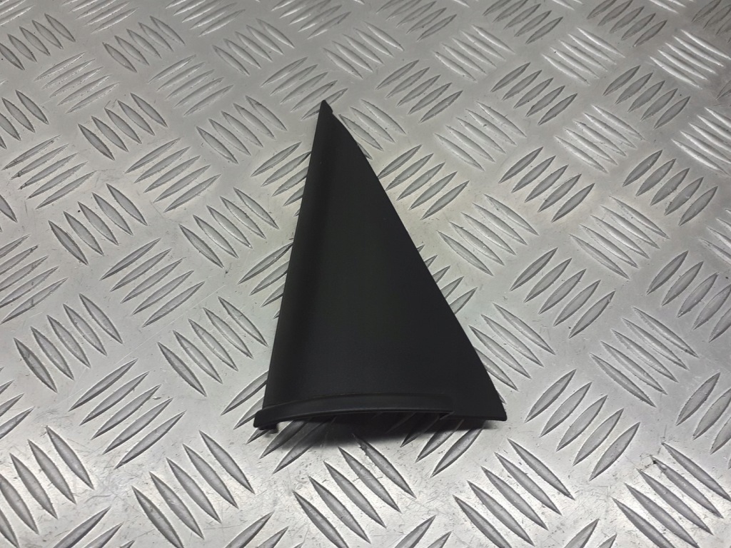 фото №1, Захист двері правий задня audi a4 b7 avant 8e0857570