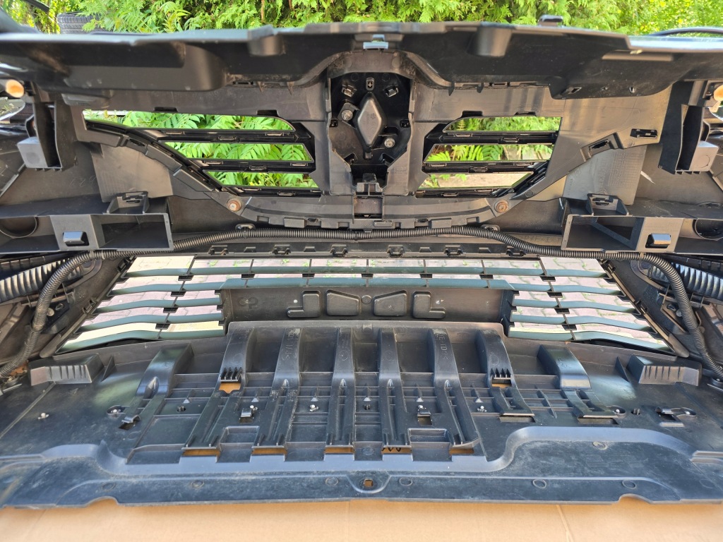 Бампер перед renault megane iv решітка  ґрати протитуманні фари комплектний  tegne в Україні